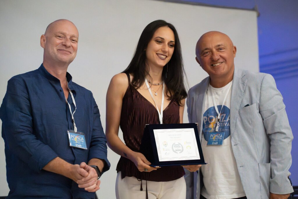 Ponza Film Festival September 2024 Award Ceremony 16 Aurora Garofalo, autrice e interprete del video musicale "Richiamo", con Francesco Maria Cordella e Filippo Ceci